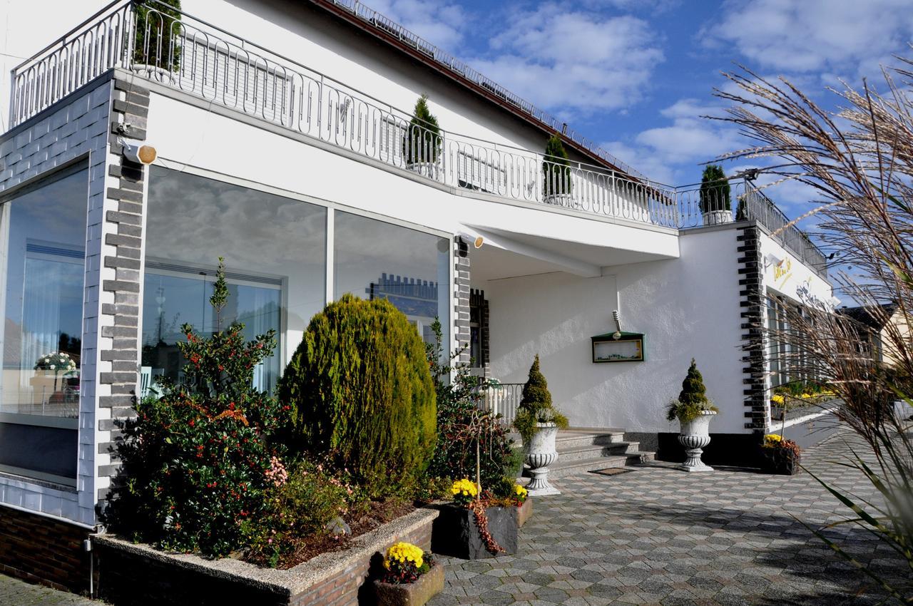 Hotel Eifelperle Laubach  Buitenkant foto